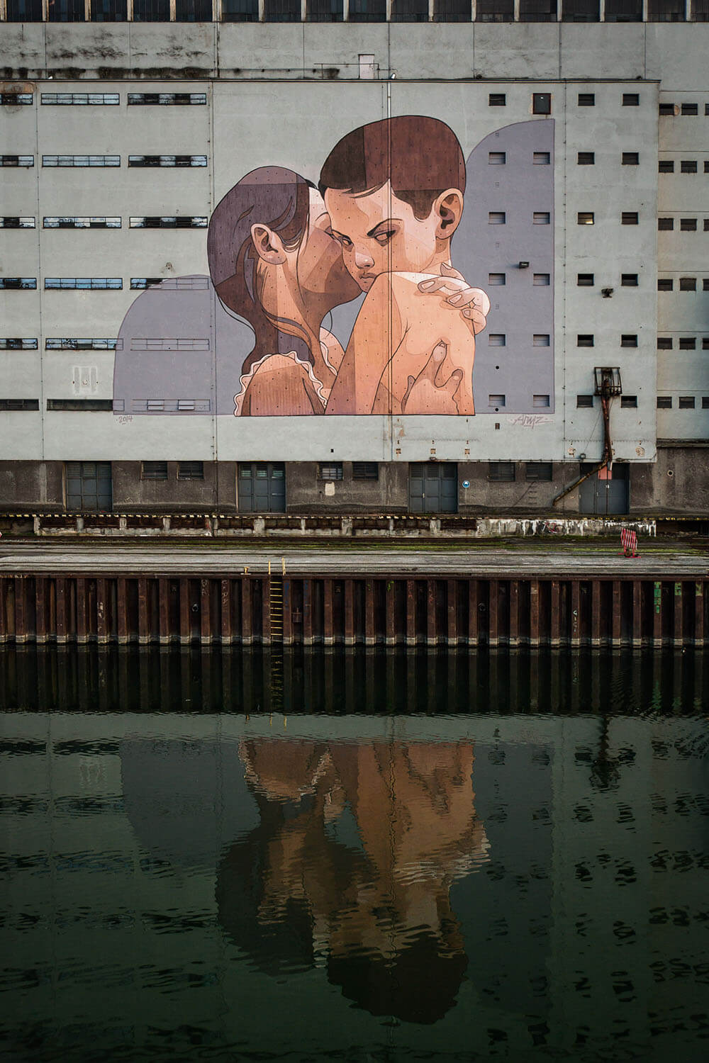 mural harbor graffiti streetart flap photography fotograf philipp greindl photographer linz austria